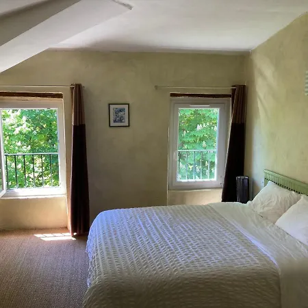 L'auberge De Alojamento de Acomodação e Pequeno-almoço Reillanne